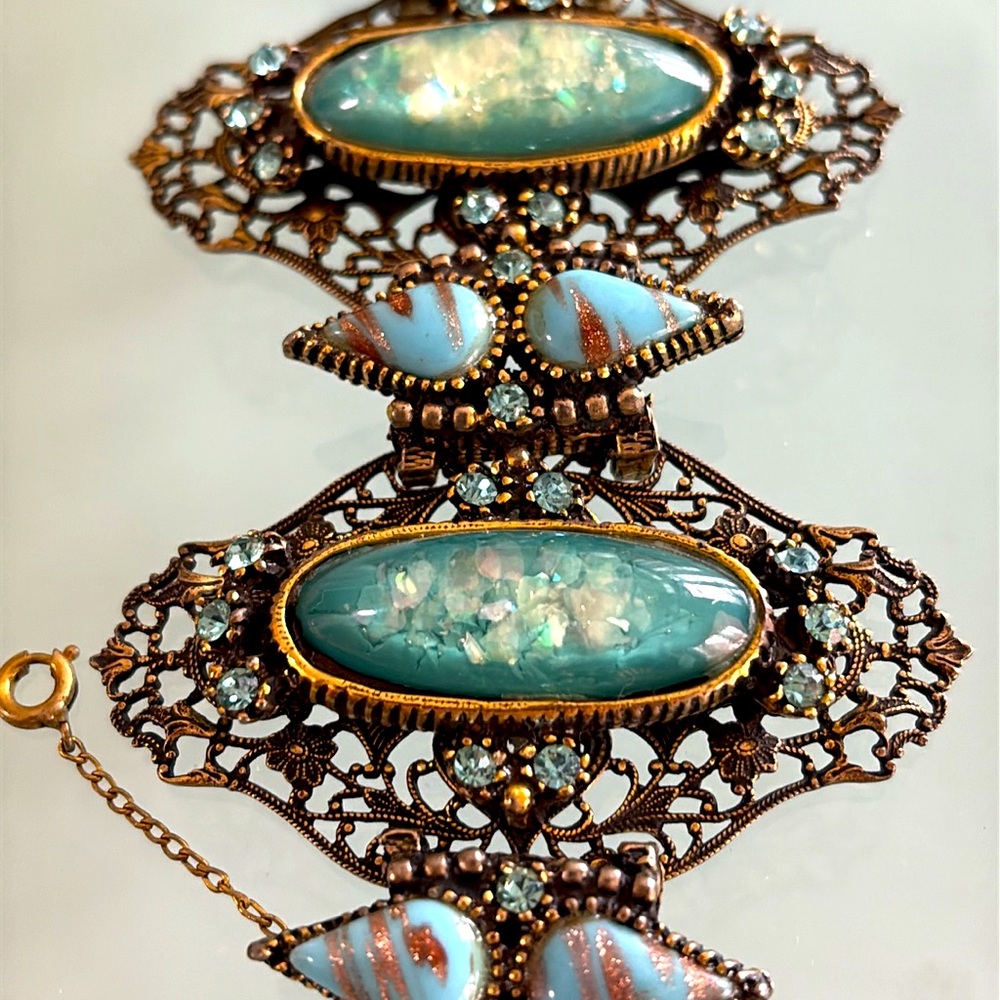 🔥HP🔥VTG/Antique Elegant Blue and Gold Metal Filigree Women's Bracelet
